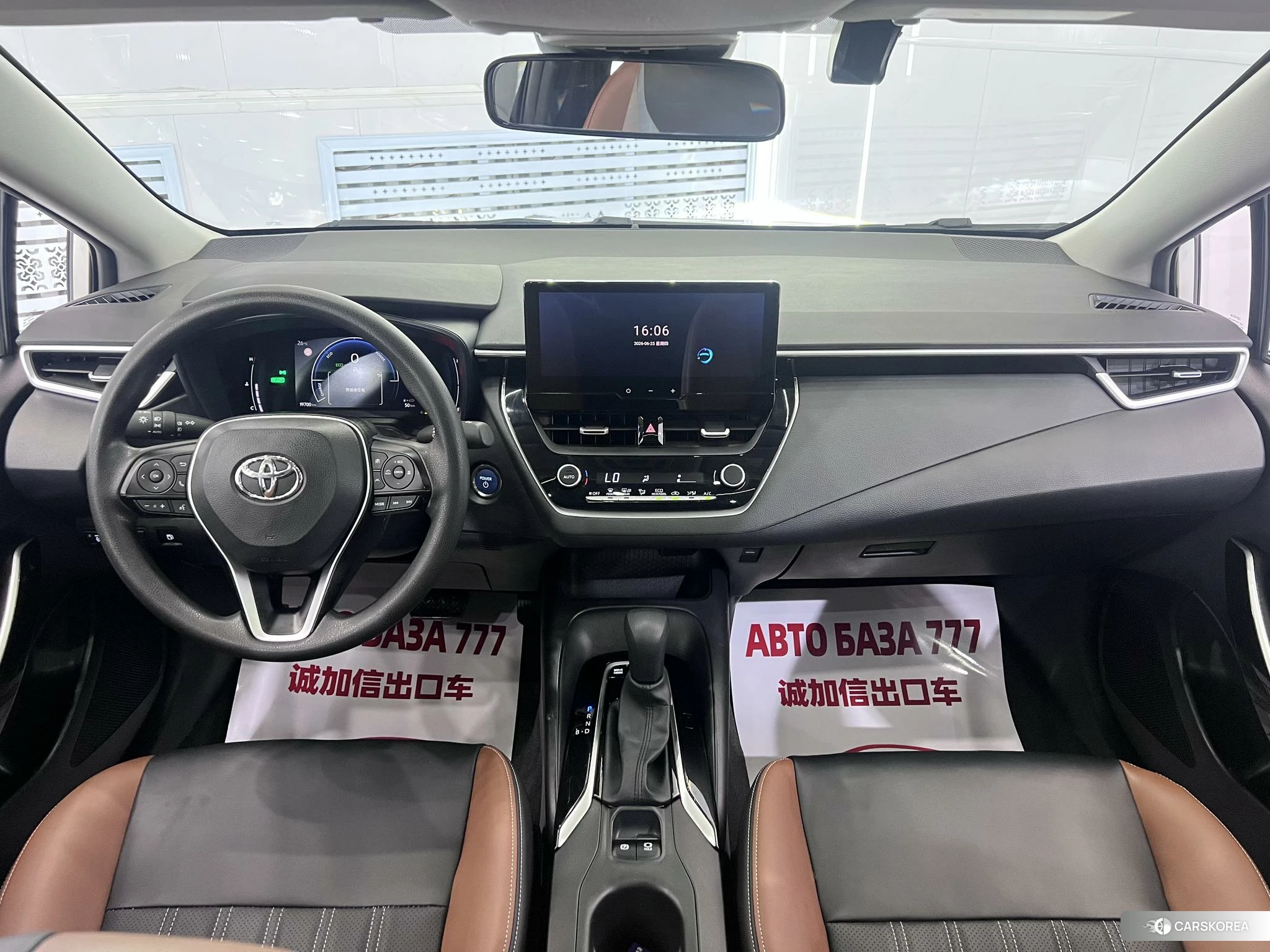 Toyota Corolla 2023 Белый из Китая, фото 3