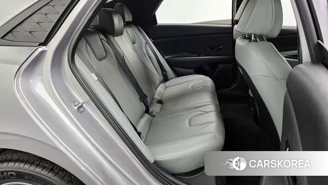 Hyundai The New Avante (CN7) 2024 Серебристо-серый из Кореи, фото 3