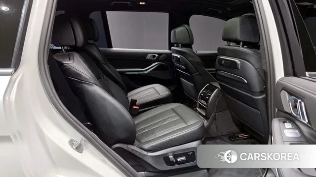 BMW X7 (G07) 2025 Белый из Кореи, фото 3