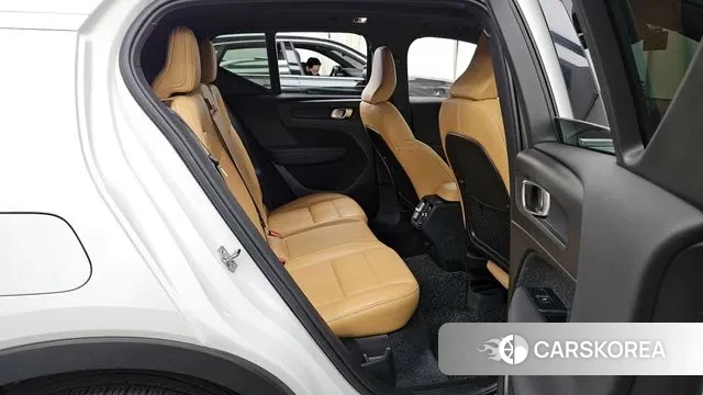 Volvo XC40 2021 Белый из Кореи, фото 3