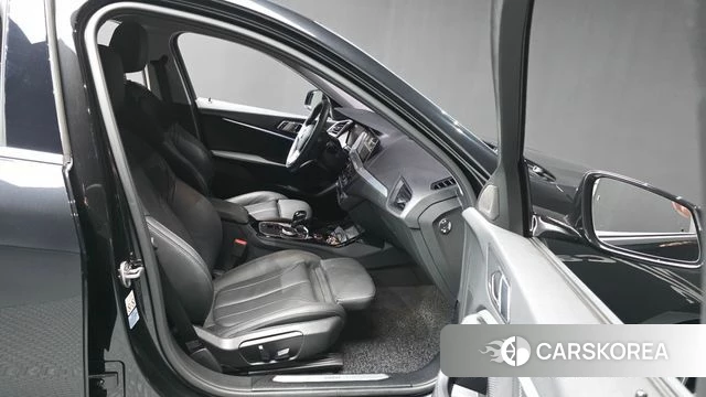 BMW 1 Series (F40) 2021 Черный из Кореи, фото 3