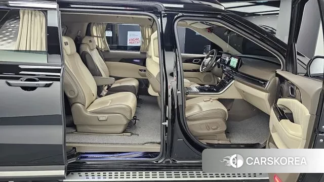 Kia Carnival 4th generation 2023 Черный из Кореи, фото 3