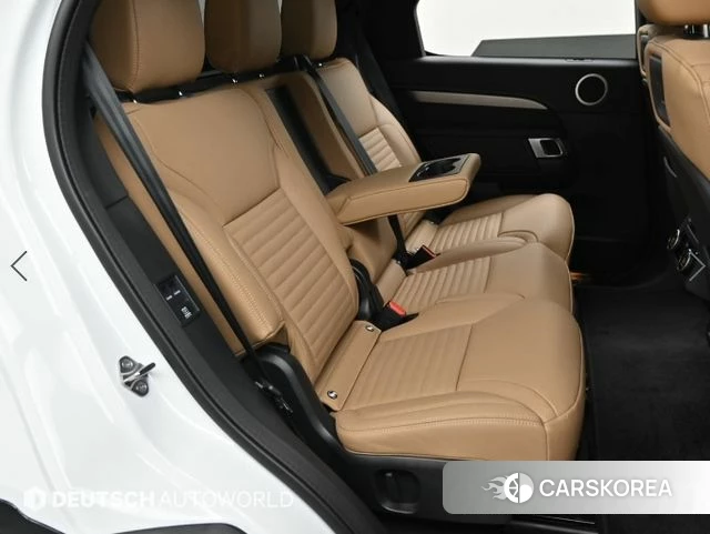 Land Rover Discovery 5 2025 Белый из Кореи, фото 3