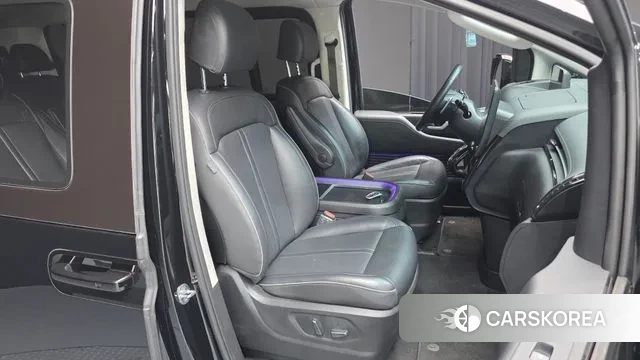 Hyundai Staria 2021 Черный из Кореи, фото 3