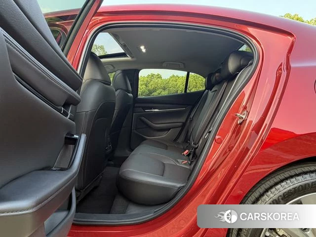 Mazda 3 Angkesaila 2024 Красный из Китая, фото 3