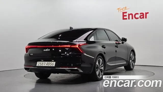 Kia K8 Hybrid 2023 Черный из Кореи, фото 3