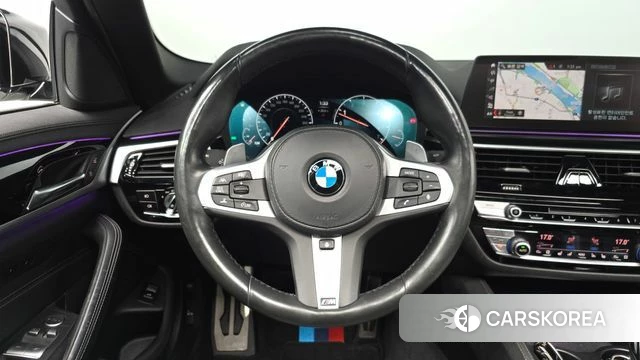 BMW 5 Series (G30) 2019 Белый из Кореи, фото 3