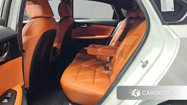 Kia The New K3 2nd generation 2021 Белый из Кореи, фото 3