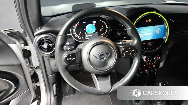 Mini Cooper Convertible 2024 Серебряный из Кореи, фото 3