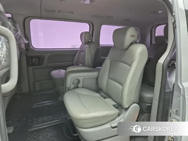 Hyundai The New Grand Starex 2018 Серебристо-серый из Кореи, фото 3