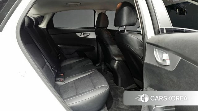 Kia The New K3 2nd generation 2022 Белый из Кореи, фото 3
