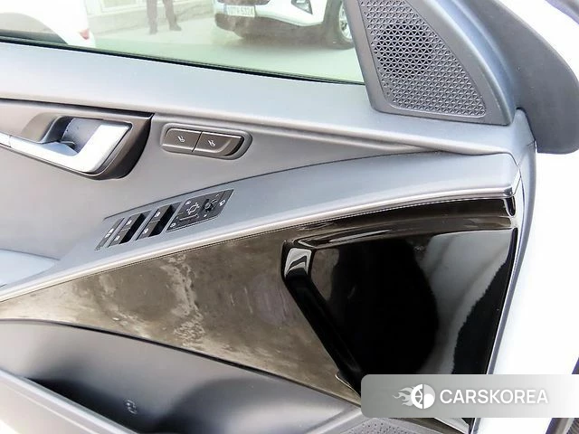 Kia Di Ol Nu Niro 2022 Белый из Кореи, фото 3