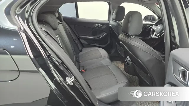 BMW 1 Series (F40) 2023 Черный из Кореи, фото 3