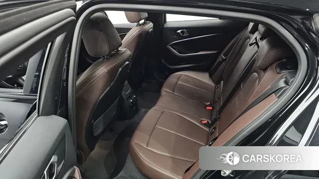 BMW 1 Series (F40) 2021 Черный из Кореи, фото 3