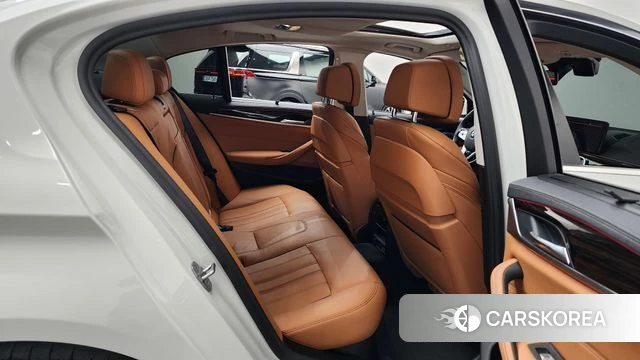 BMW 5 Series (G30) 2022 Белый из Кореи, фото 3