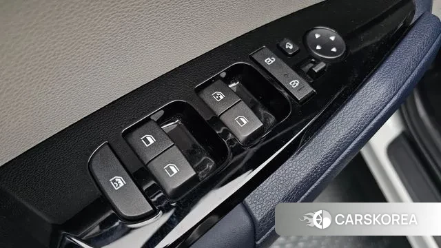 Kia Sportage 5th Generation Hybrid 2023 Белый из Кореи, фото 3