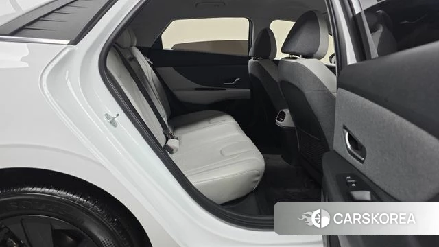 Hyundai Avante (CN7) 2022 Белый из Кореи, фото 3