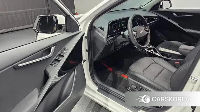 Kia Di Ol Nu Niro 2024 Белый из Кореи, фото 3