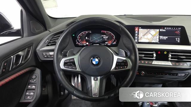 BMW 1 Series (F40) 2023 Черный из Кореи, фото 3