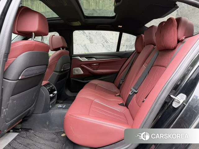 BMW 5 series 2023 Черный из Китая, фото 3