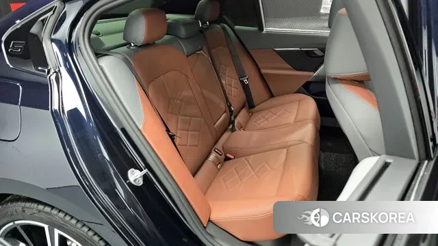 BMW 5 Series (G60) 2025 Черный из Кореи, фото 3