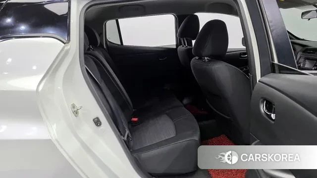 Nissan Leaf (ZE1) 2019 Белый из Кореи, фото 3