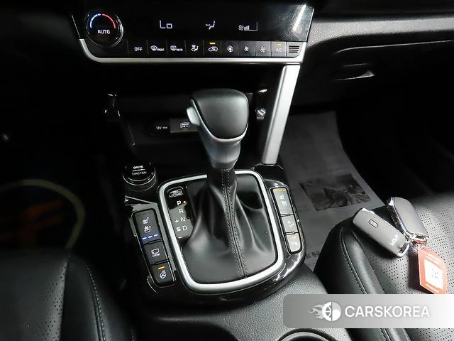 Kia Seltos 2022 Белый из Кореи, фото 3