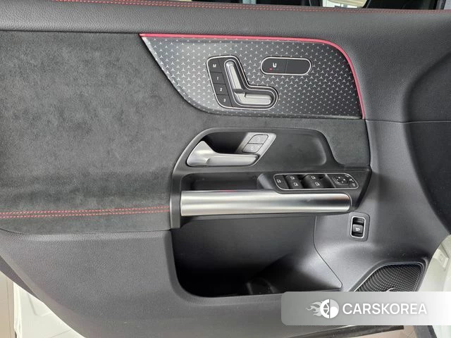 Mercedes-Benz EQA H243 2024 Белый из Кореи, фото 3