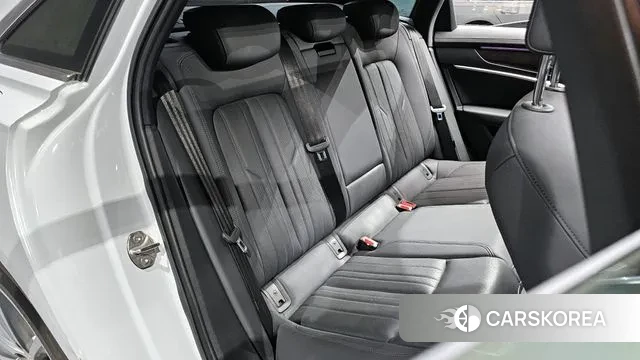 Audi A6 (C8) 2021 Белый из Кореи, фото 3