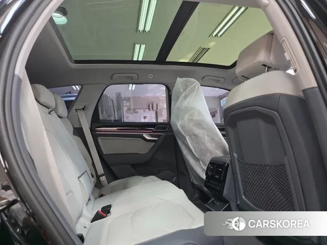 Volkswagen Touareg 3rd generation 2025 Черный из Кореи, фото 3