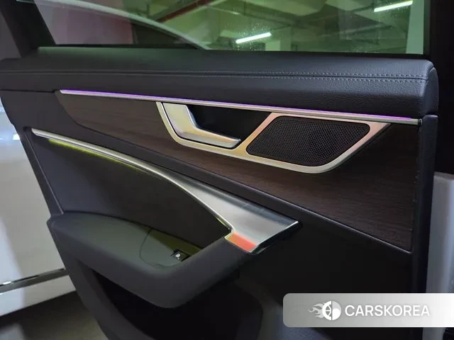 Audi A6 (C8) 2025 Белый из Кореи, фото 3