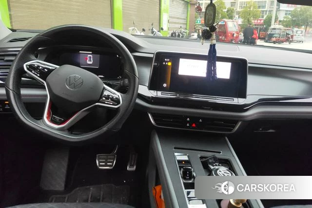 Volkswagen Tourang 2023 Черный из Китая, фото 3