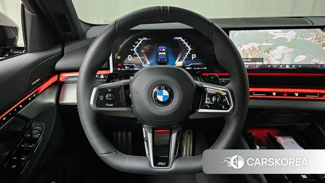 BMW 5 Series (G60) 2025 Черный из Кореи, фото 3