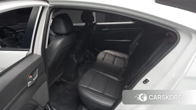 Hyundai Avante AD 2018 Белый из Кореи, фото 3