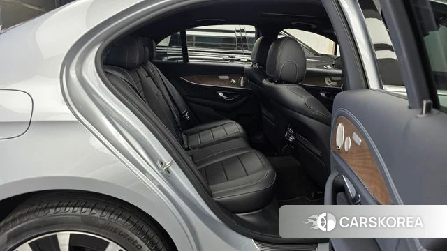 Mercedes-Benz E-Class W213 2021 Серебряный из Кореи, фото 3