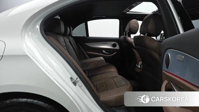 Mercedes-Benz E-Class W213 2019 Белый из Кореи, фото 3