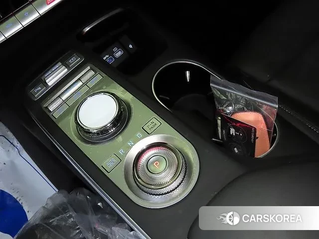 Genesis GV70 2023 Белый из Кореи, фото 3