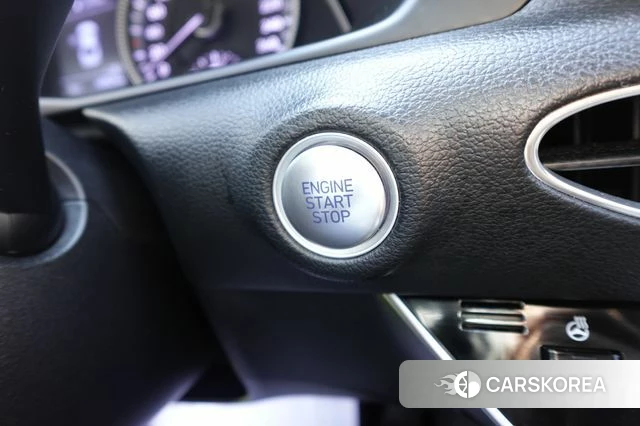 Hyundai Sonata (DN8) 2019 Серебристо-серый из Кореи, фото 3