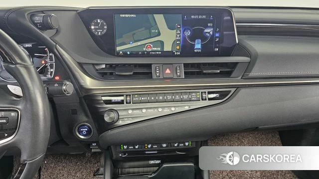 Lexus ES300h 7th generation 2019 Серебристо-серый из Кореи, фото 3