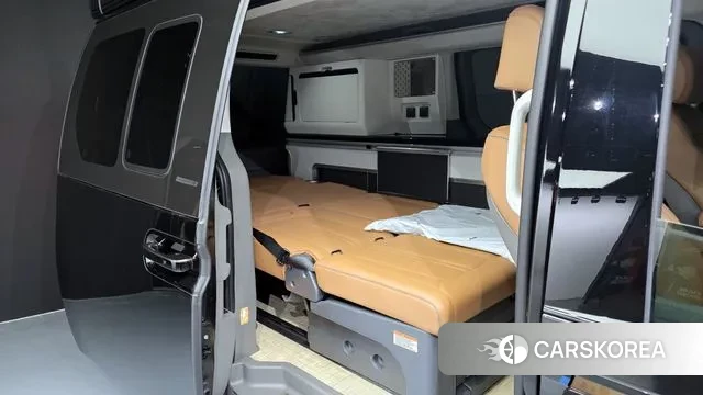 Hyundai Staria 2023 Черный из Кореи, фото 3