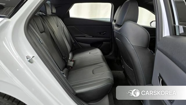 Hyundai The New Avante (CN7) 2024 Белый из Кореи, фото 3