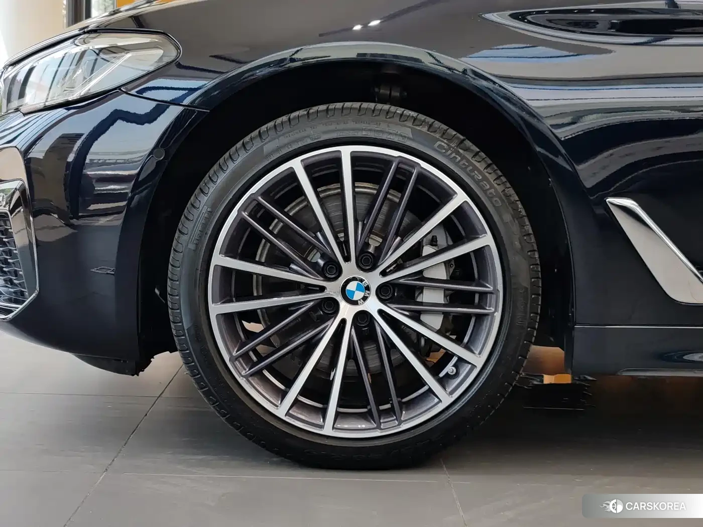 BMW 5 series 2023 Черный из Китая, фото 3