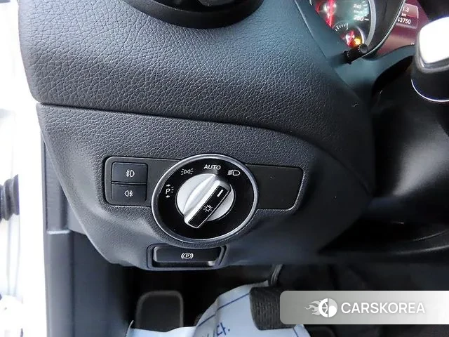 Mercedes-Benz GLA-Class X156 2019 Белый из Кореи, фото 3