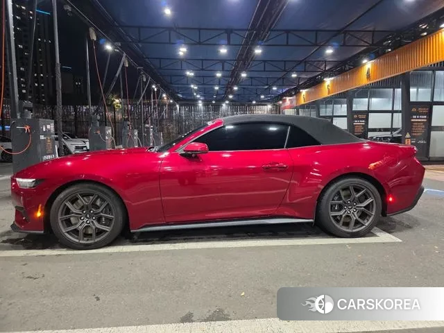 Ford Mustang 7th Generation 2024 Красный из Кореи, фото 3