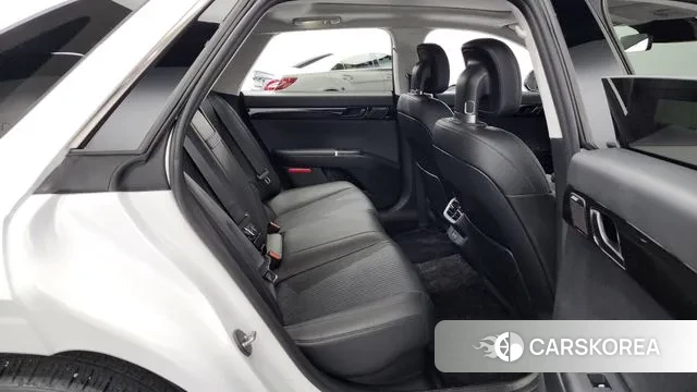 Hyundai Grandeur Hybrid (GN7) 2023 Белый из Кореи, фото 3