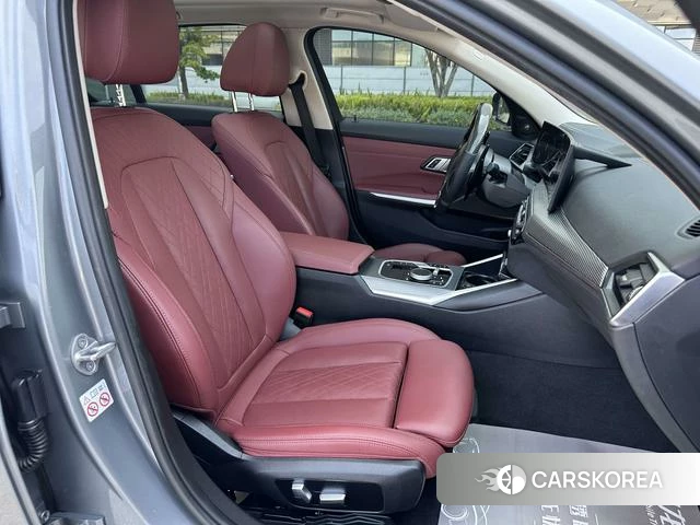 BMW 3 series 2023 Серебристо-серый из Китая, фото 3