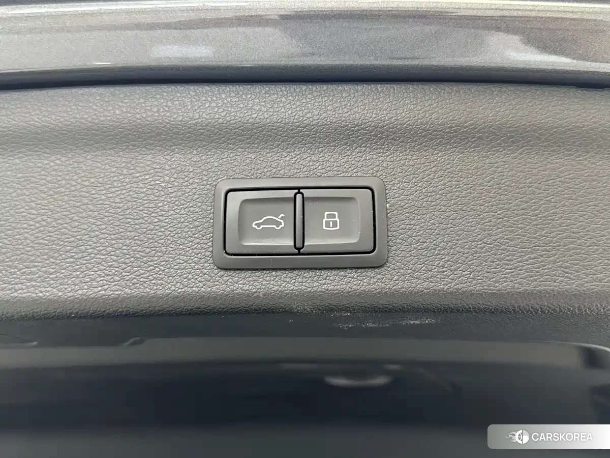 Audi Q3 2023 Silver/gray из Китая, фото 3