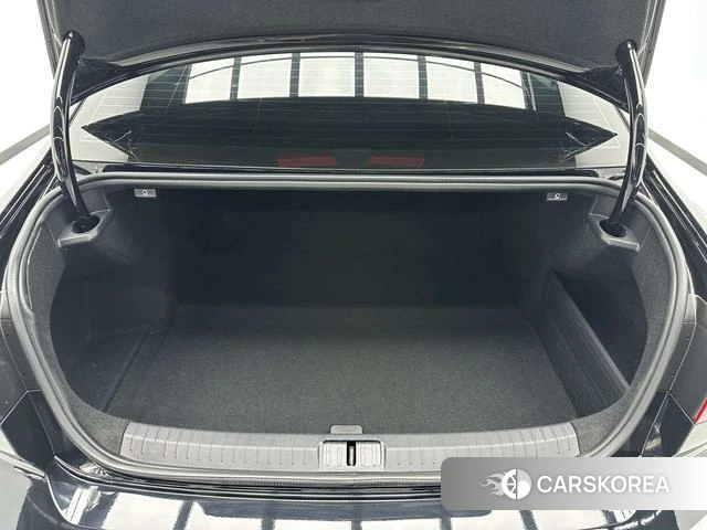 Volkswagen Magotan 2023 Черный из Китая, фото 3