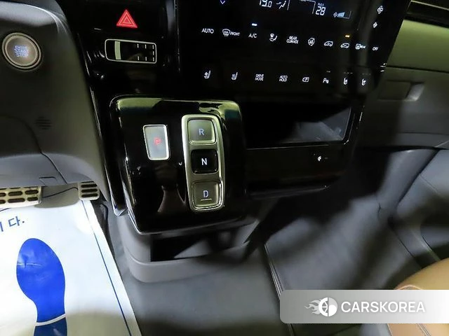Hyundai Staria 2021 Серебряный из Кореи, фото 3