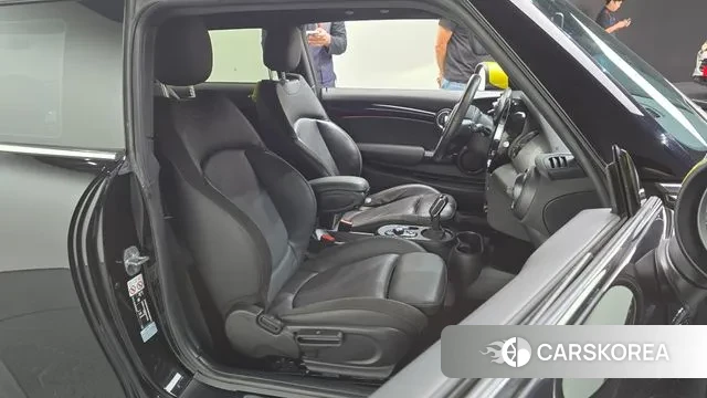 Mini Cooper Electric 2022 Черный из Кореи, фото 3